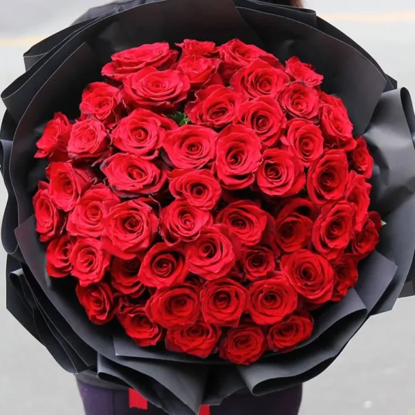 Rizz Rose Handheld Bouquet