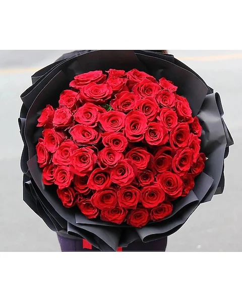"RIZZ" Rose Arrangement - Bouquet