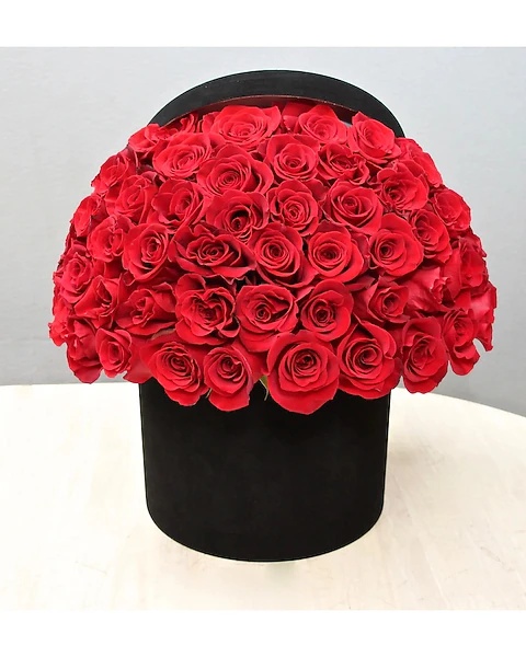 "RIZZ" Rose Arrangement - Hat Box
